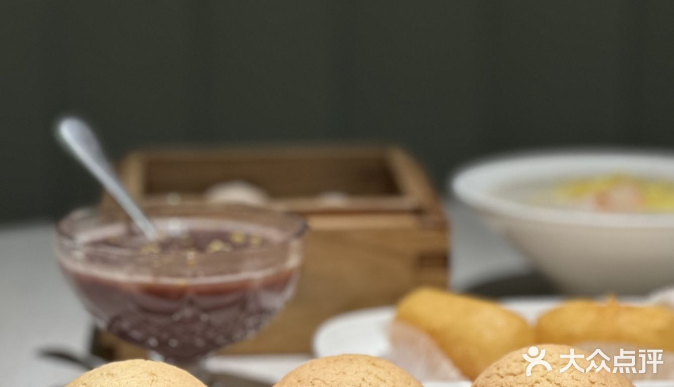 添好运在上海的几家分店，都开在热门商圈的大型商厦里