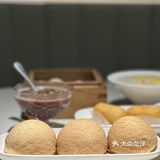 添好运在上海的几家分店，都开在热门商圈的大型商厦里