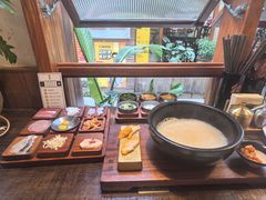 -银米·云南传统过桥米线(双廊黑金冠店)