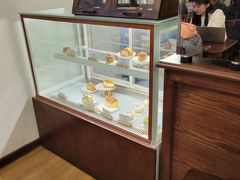 面包甜点陈列柜-Ten Olives甜点