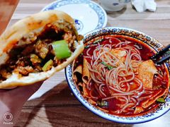 -老字号杨坡红油米线腊汁肉夹馍(东四道巷店)