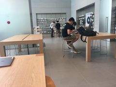 -Apple零售店(华贸购物中心店)