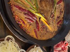 -黄潇洒老火锅(九眼桥宏济巷店)