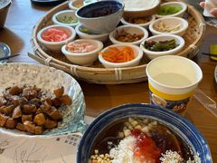 -包整·丝娃娃(一览甲秀楼风景店)