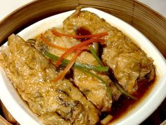 蚝皇鲜虾腐皮卷-陶陶居酒家(新天地店)