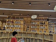 -漕河泾街道图书馆(漕河泾社区文化活动中心店)