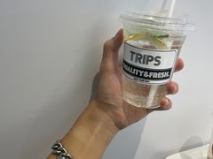 -TRIPS BURGER(大钟寺店)