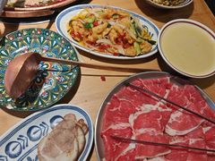 -洱火云南酸菜牛肉火锅(石景山当代商城店)