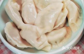 Cabbage Egg Dumpling Duck Leg Pot