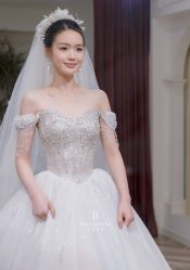 -艾朵婚纱