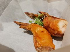 鲜虾胶酿脆皮鸡翅-港丽餐厅(杭大店)