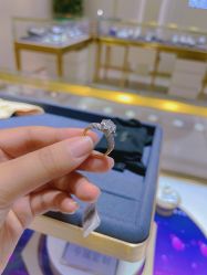 -珂兰钻石(美美2购物中心店)