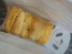 蛋黄椰蓉吐司-奈雪的茶(重庆万象城北区店)