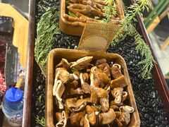 -鹿鸣山草本茶香火锅(园西路店)