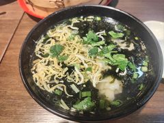 上海小馄饨-玖鲜小笼(中山广场店)