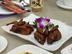 石岐乳鸽-轩记海鲜餐厅·四十五年老字号·经典粤菜(西区彩虹店)