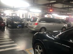 -虹桥火车站-停车场