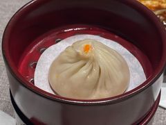 蟹黄鲜肉小笼包-福玺荟(外滩罗斯福店)