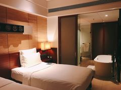 -三亚湾海居铂尔曼度假酒店