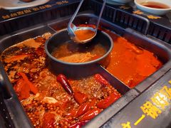 -老牌坊云南鱼豆花火锅(哈西万达店)