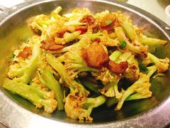 干锅有机花菜花菜-鑫小城故事·砂锅·排骨藕汤(兴业路店)