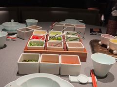 -左庭右院鲜牛肉火锅黑金店(陆家嘴中心店)
