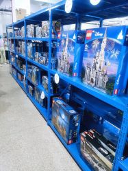-逝水玩具折扣店
