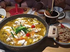 -山城外·非遗酸菜鱼(新都汇融店)