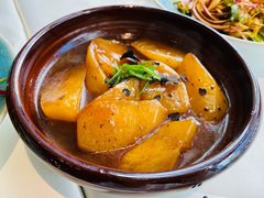 黑松露文火煨萝卜-沿途四季·云南菜(建外大街店)