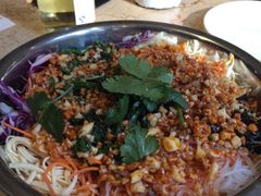 -喝丢一只鞋辣炒海鲜小烧烤(三八广场店)