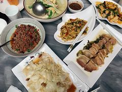 腾冲水腌菜拌大烧-蔼若春.传承三十年云南菜(金碧公园店)