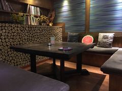 -月亮眼花园餐厅书吧酒吧