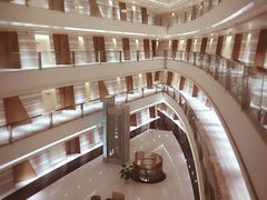 -上海滴水湖皇冠假日酒店