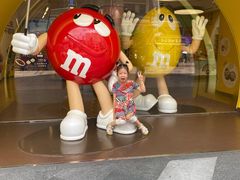 -m豆巧克力世界(上海世茂广场店)