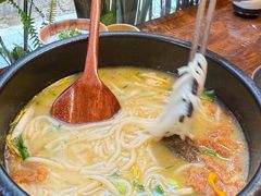 -银米·云南传统过桥米线(双廊黑金冠店)