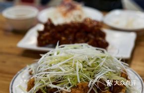 Boneless Chicken with Scallion Strips