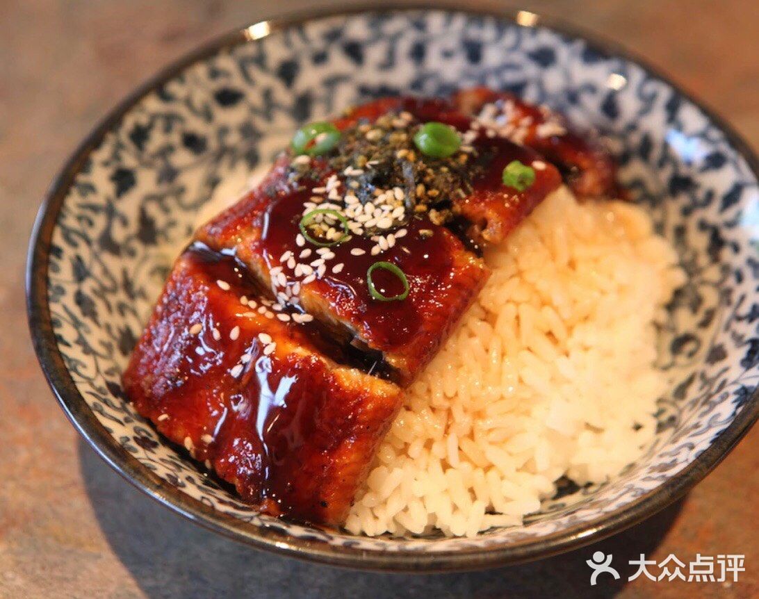 自制的蒲烧鳗鱼饭真的比外面的更好吃。