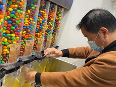 -m豆巧克力世界(上海世茂广场店)