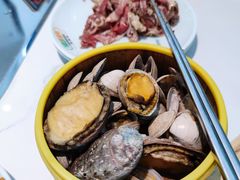 鲜活鲍鱼-绿岛港轩海鲜烤肉涮锅自助餐厅