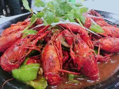 -虾弄弄海派小龙虾·牛羊蝎子火锅