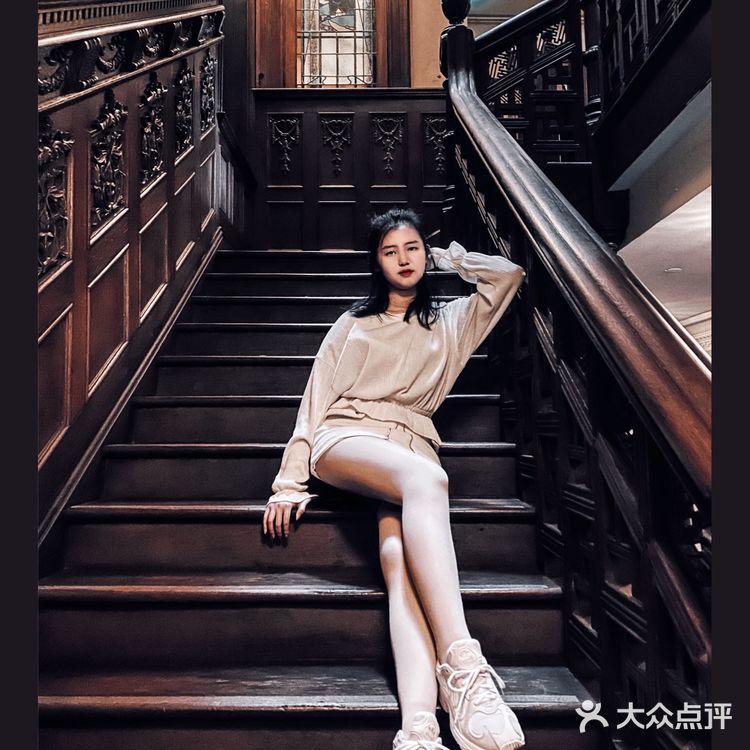 魔都看展｜PRADA荣宅🏛百年洋房里的“后窗”