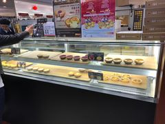 面包甜点陈列柜-芳叔(东方宝泰店)