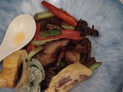 -浅深(世茂滨江精品店)