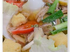 -牛小隆牛肉面馆(四牌楼店)