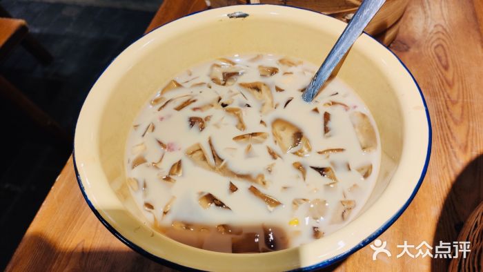 回家吃饭·(广北店)招牌奶茶冰粉图片