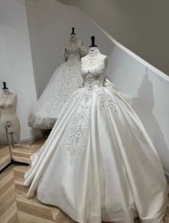 -予白婚纱礼服馆