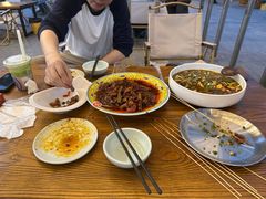 -去吃小龙虾·江湖菜·烧烤(南滨路店)