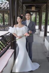 -喜爱高定婚纱摄影