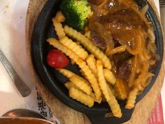 -香港新发烧腊茶餐厅(万象店)