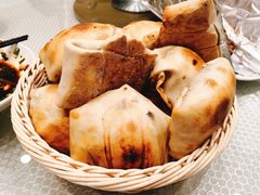 馕坑烤包子-巴扎美食·新疆菜·西域歌舞表演餐厅(新疆大厦店)